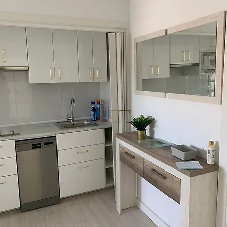 Salesas Centro Comercial Corte Ngles- Apartment